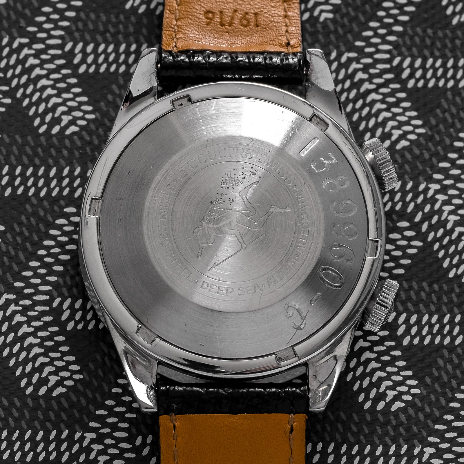 The steel DeepSea Alarm ref. E857 – Corrado Mattarelli